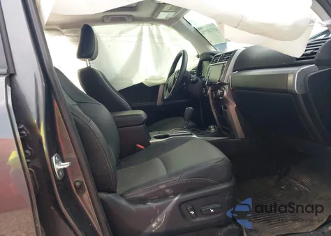 2021 Toyota 4Runner Sr5 Premium z USA, uszkodzony, nr VIN JTENU5JR1M5962753